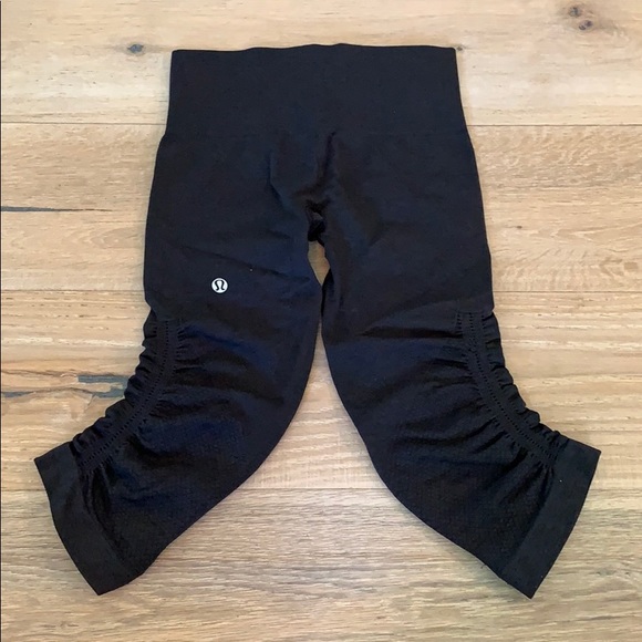 Lulu seamless scrunchy crop - Picture 2 of 2